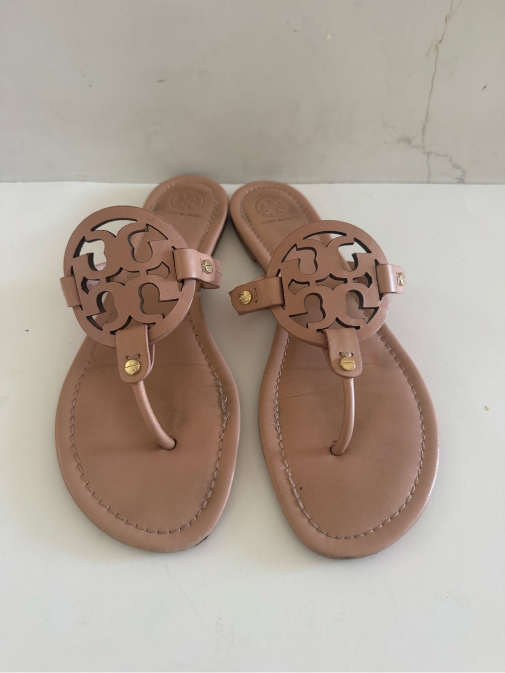 TORY BURCH MILLER THONG LOGO SANDAL LEATHER SIZE 11 - Picture 2 of 6